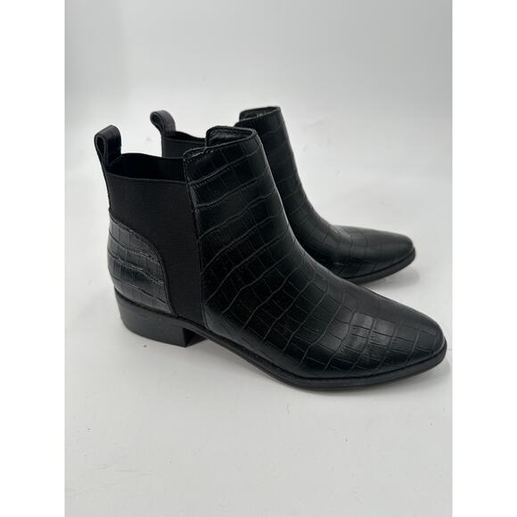DOLCE VITA Tristan Chelsea Boots in Black Textured Leather // 8.5 - Picture 2 of 10